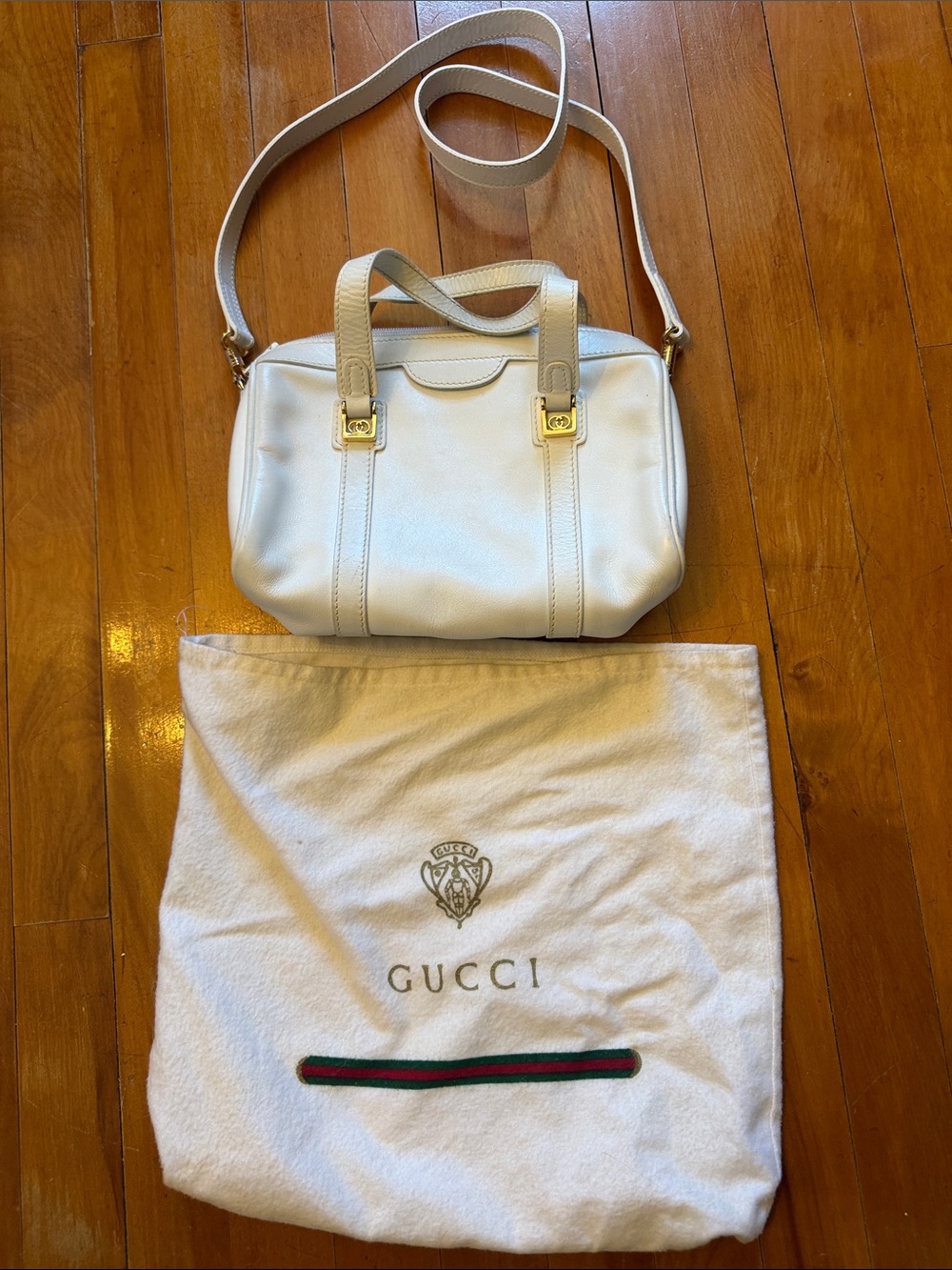 Gucci Cream Leather Shoulder Bag with Gold Hardware